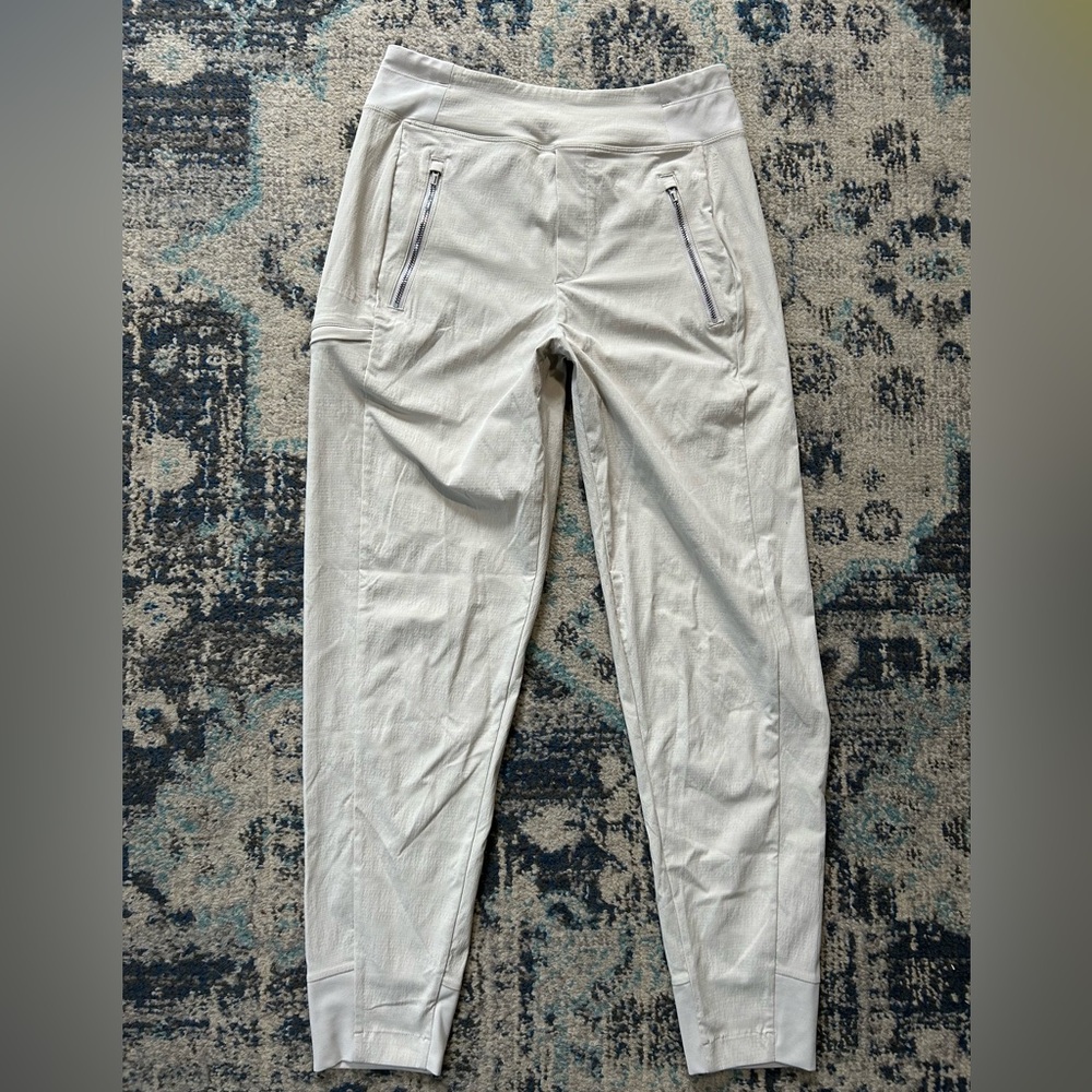 Athleta 0 (XS) Trekkie North Jogger Cream Hiking Pants Trail Joggers Active